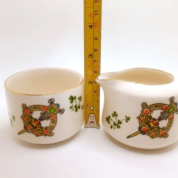 Carrigaline Pottery Co Ireland Cream Sugar Set Sword Shamrock Design 2.5" Height - Picture 8 of 9